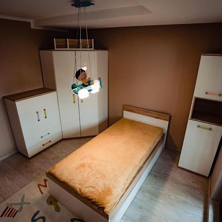 오라데아 Ddr House 아파트 외부 사진